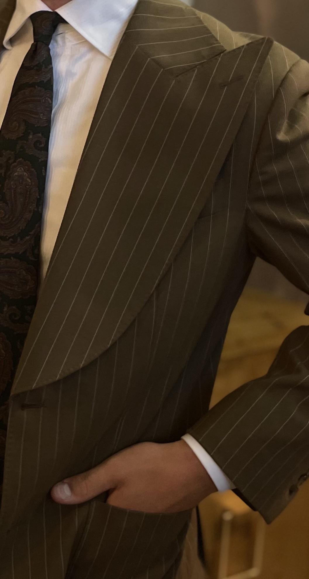 Curved lapel reference photo
