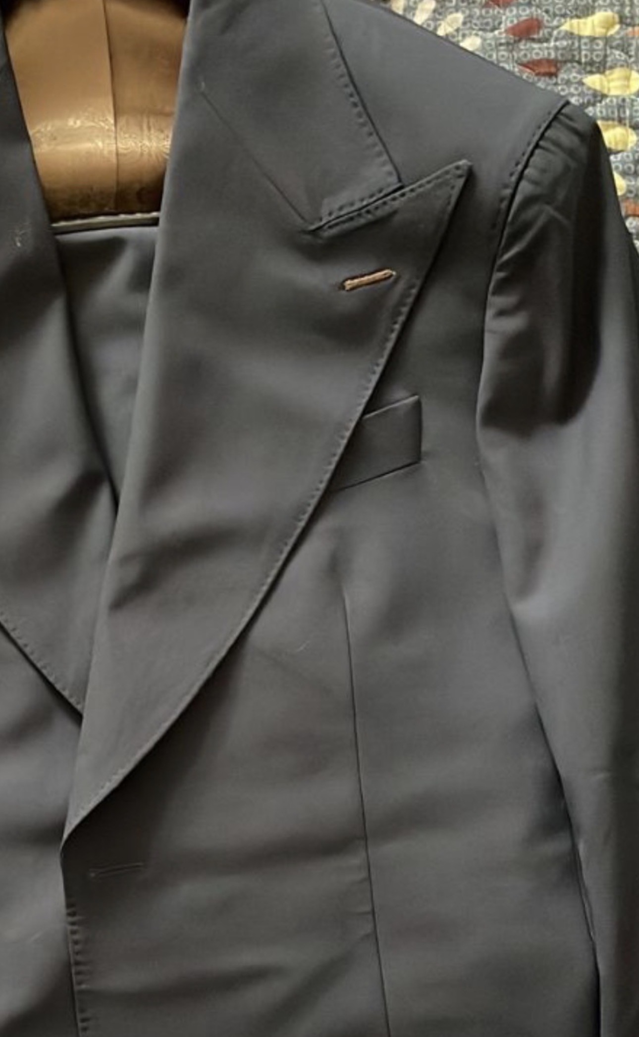 Straight lapel reference photo